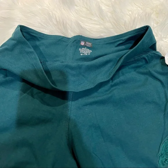 Womens • Philadelphia Eagles Shorts - Picture 3 of 4